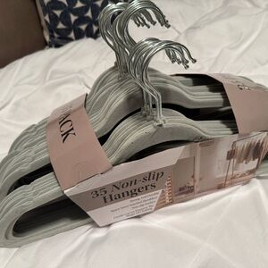 Gray Non-Slip Velvet Hangers - 35 Pack
